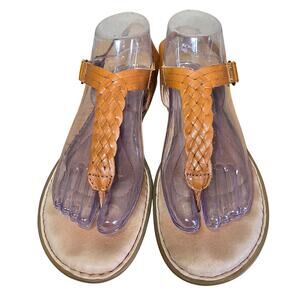 Born Yarrow Brown Leather Thong Strappy Sandal Size 9
Excellent Cushioned